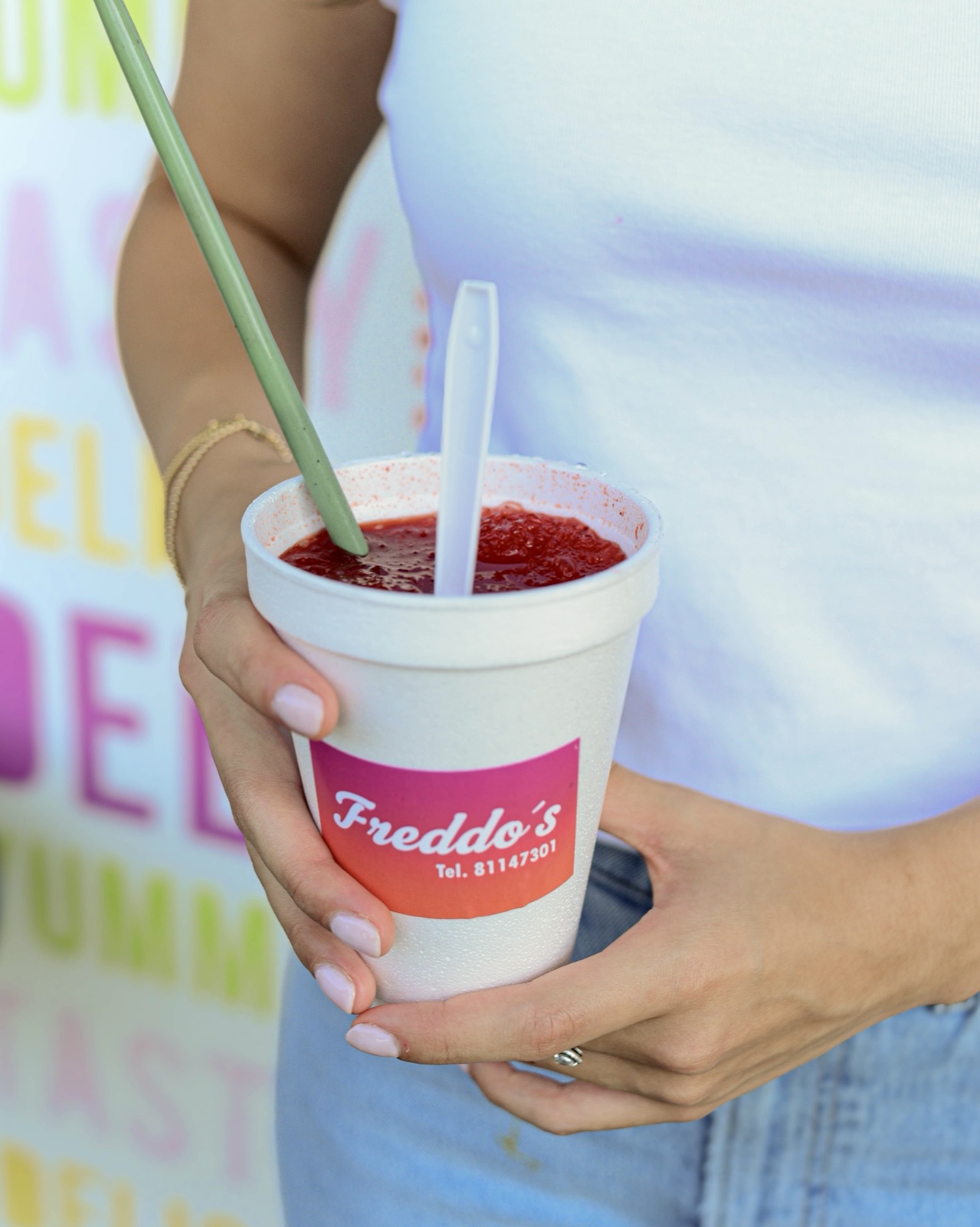 Chamoyada Grande de Freddo's servida en vaso branded